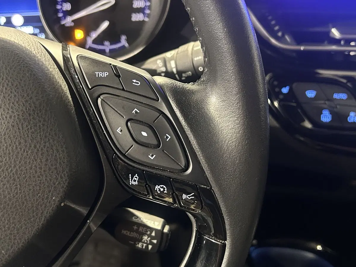 Toyota Toyota C-HR usata a Milano (16)