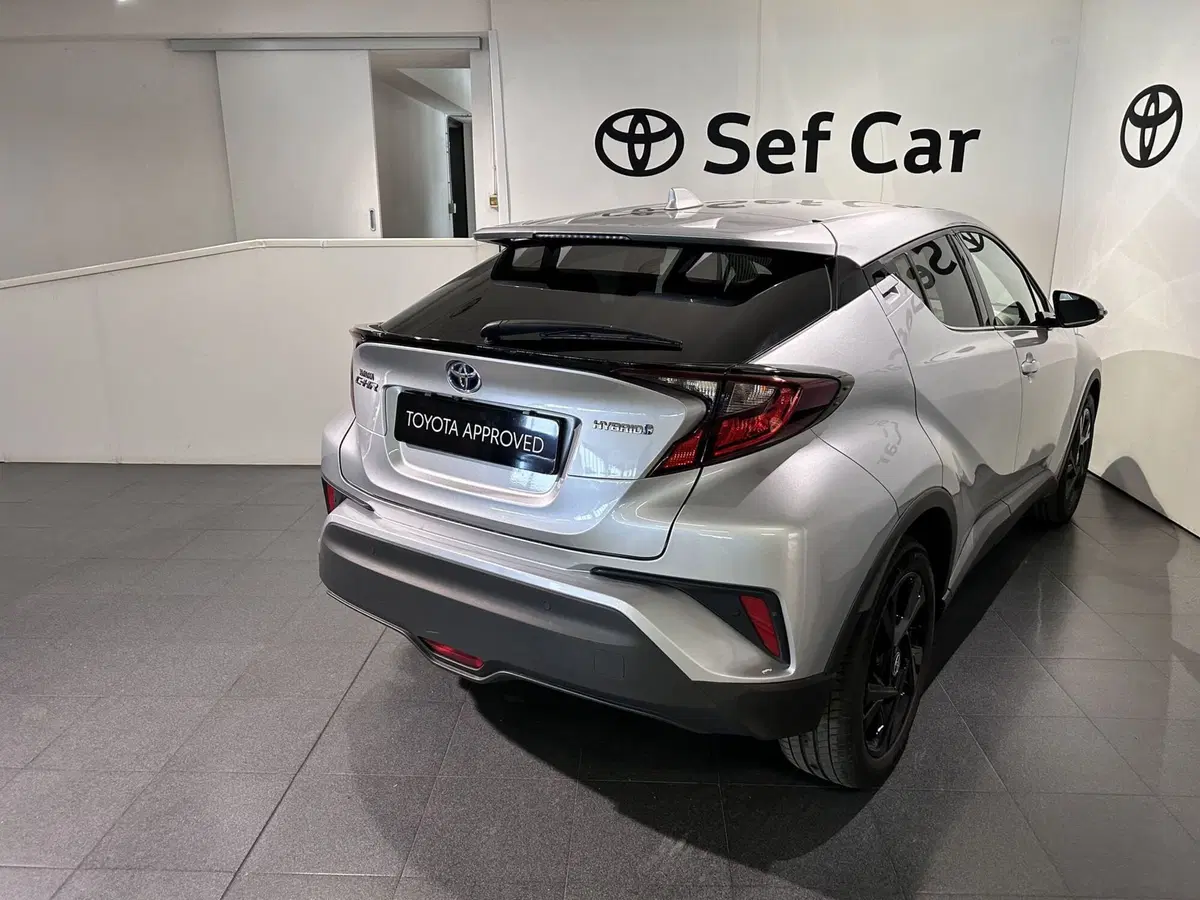Toyota Toyota C-HR usata a Milano (5)