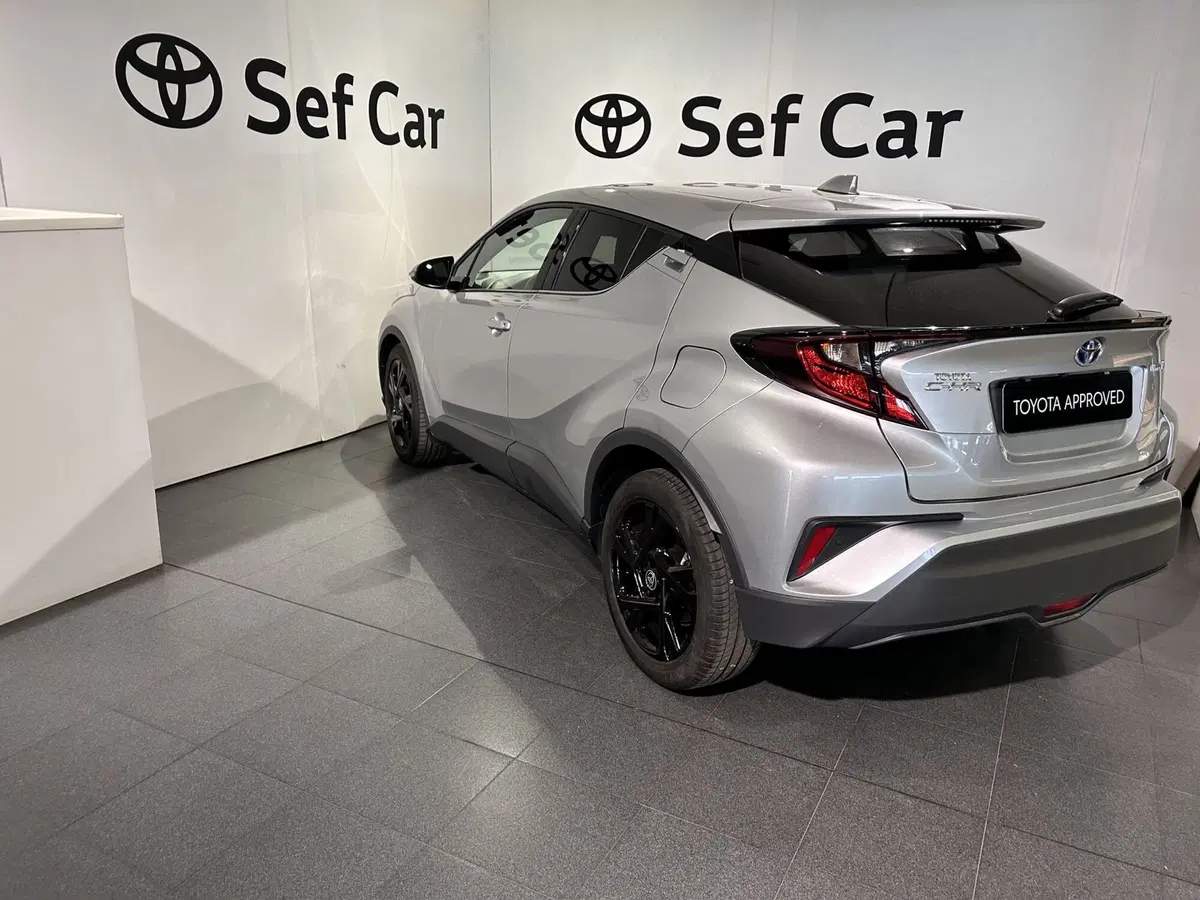 Toyota Toyota C-HR usata a Milano (6)