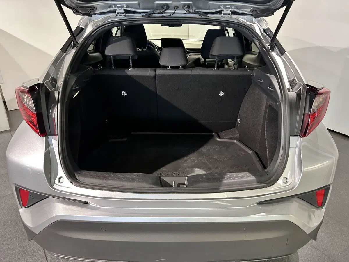 Toyota Toyota C-HR usata a Milano (7)