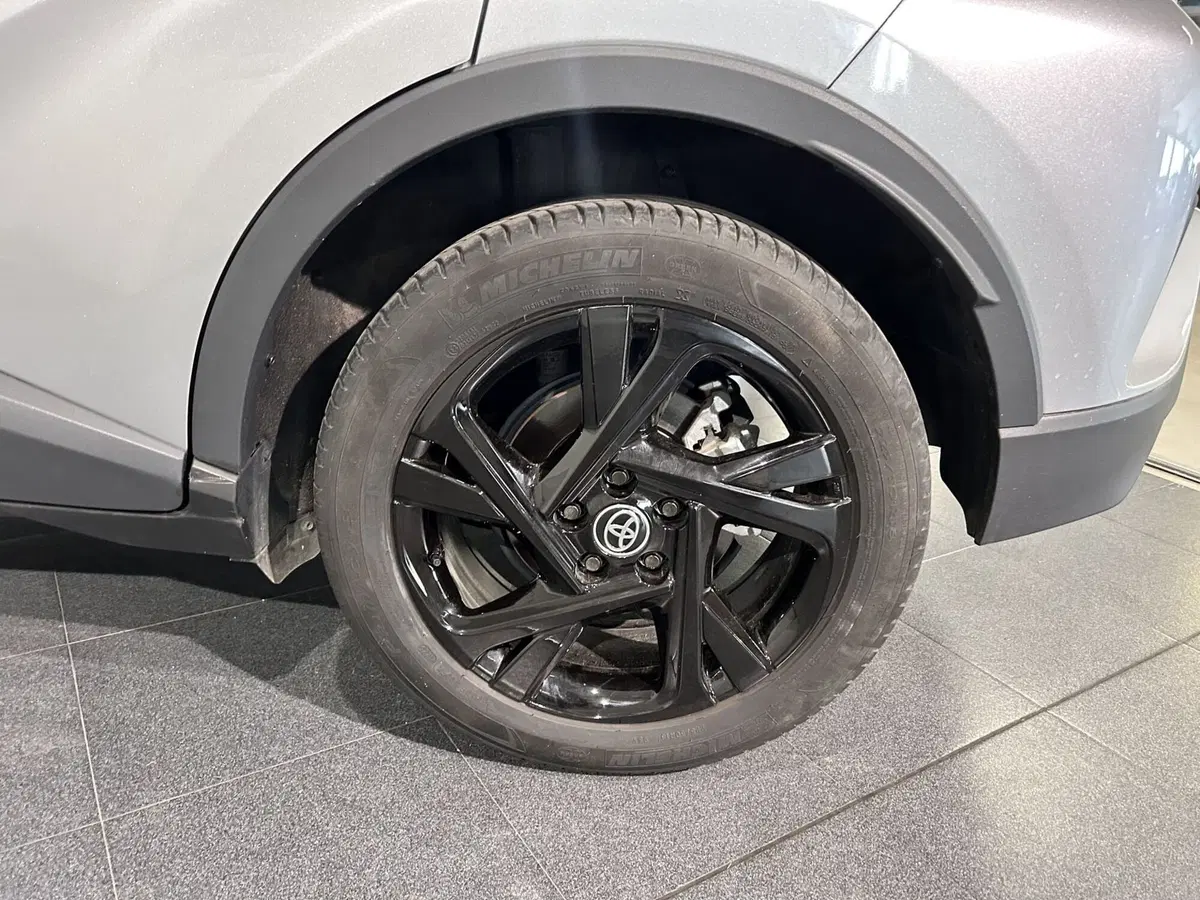 Toyota Toyota C-HR usata a Milano (8)