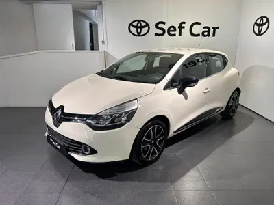 Renault Clio 1.2 75 CV 5 porte Duel del 2016 usata a Milano