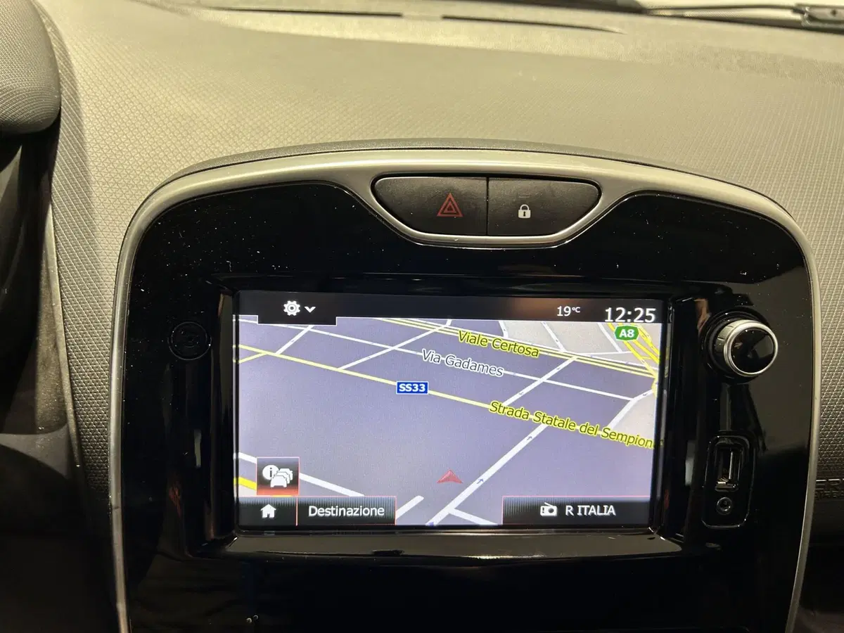 Renault Clio usata a Milano (11)