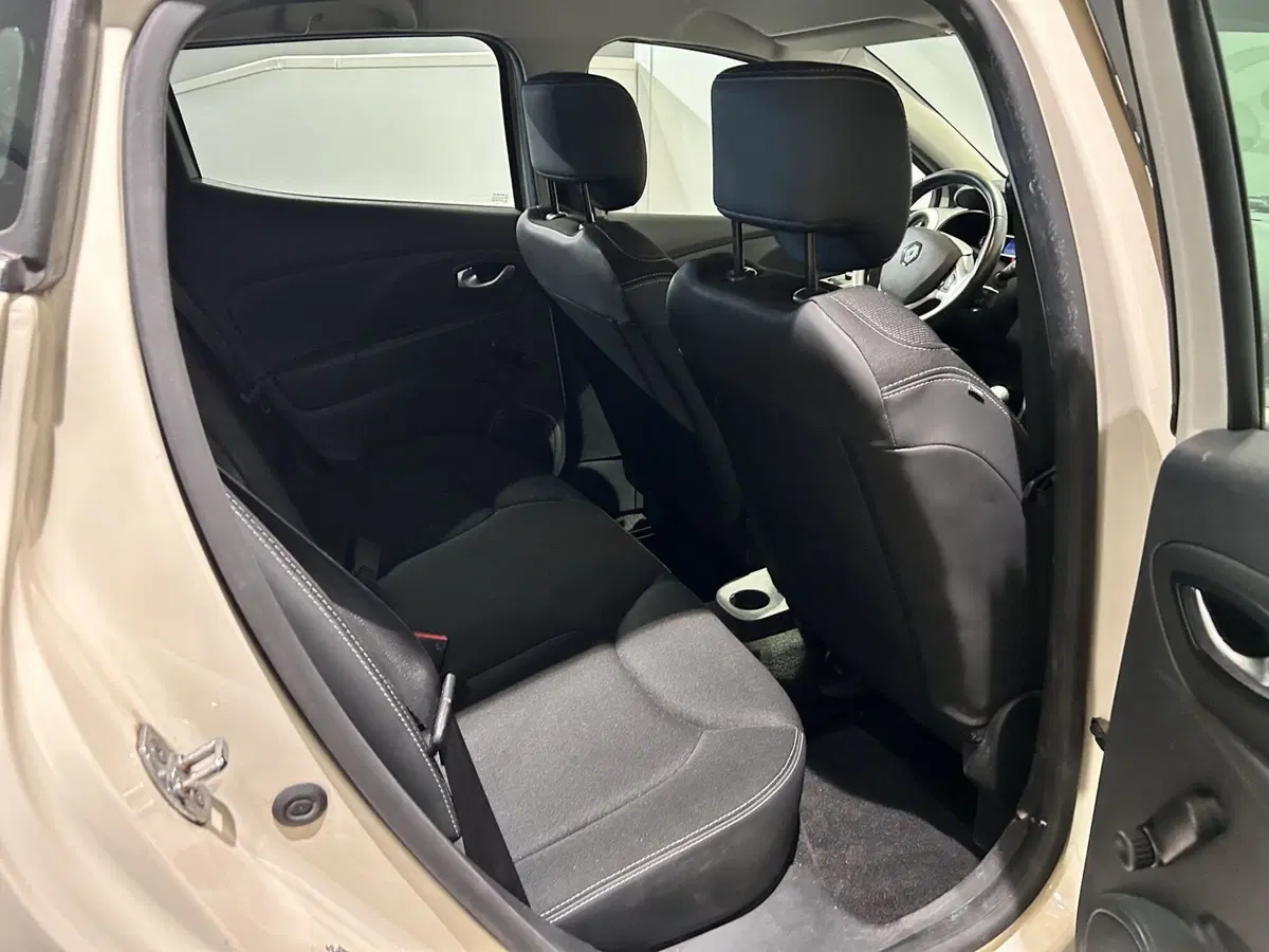 Renault Clio usata a Milano (15)