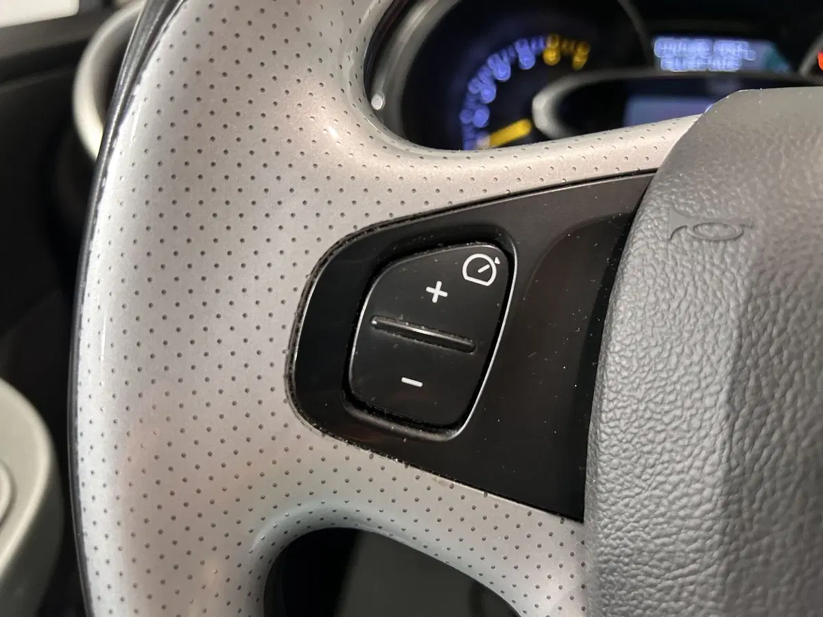 Renault Clio usata a Milano (17)