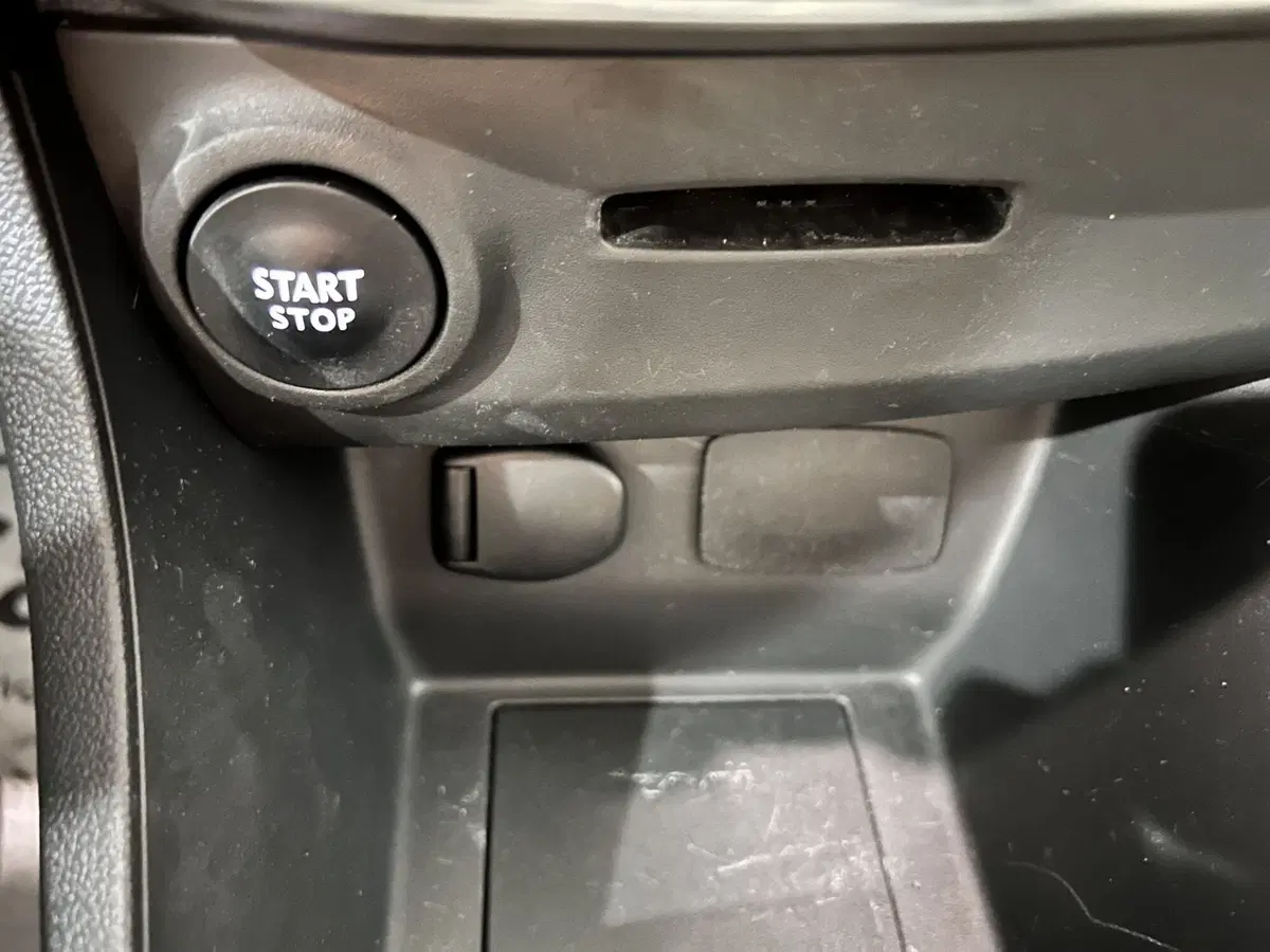 Renault Clio usata a Milano (19)