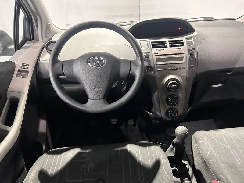 Toyota Yaris usata a Milano (10)