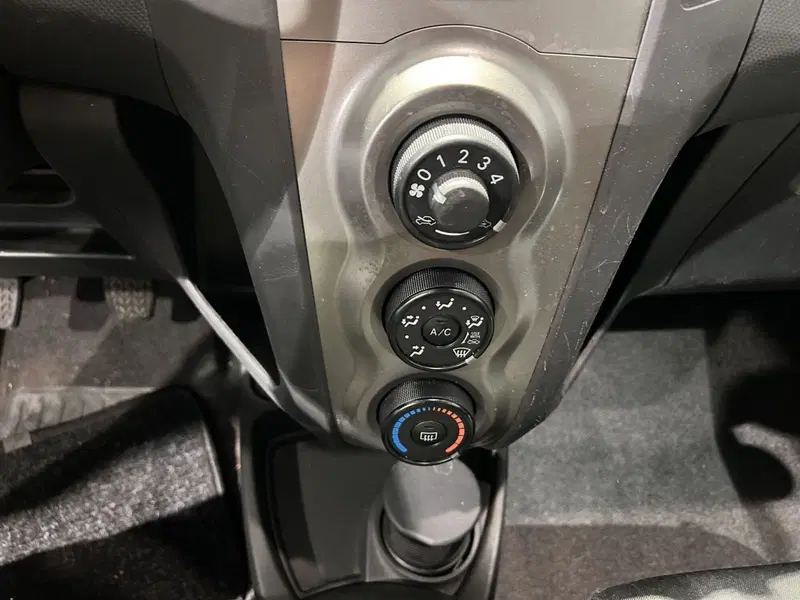 Toyota Yaris usata a Milano (14)
