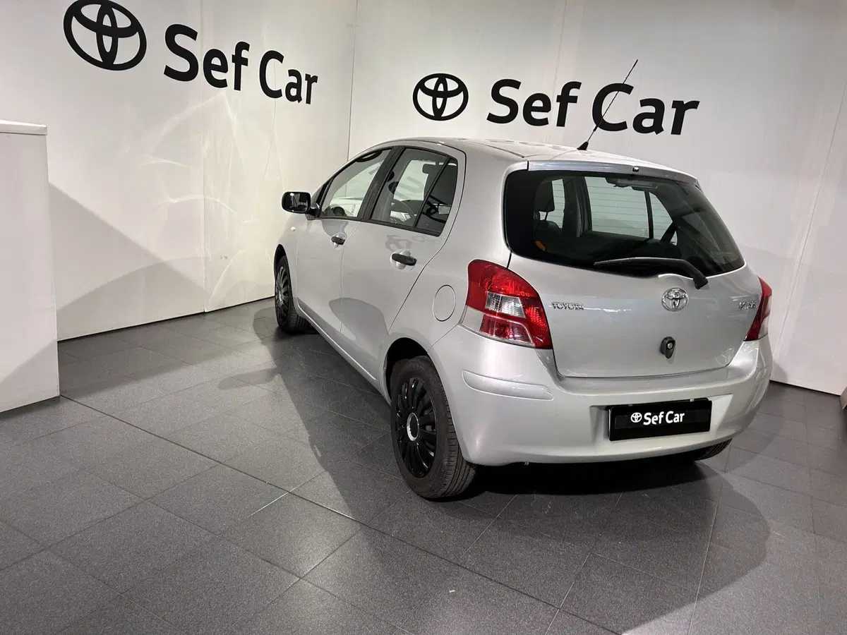 Toyota Yaris usata a Milano (5)