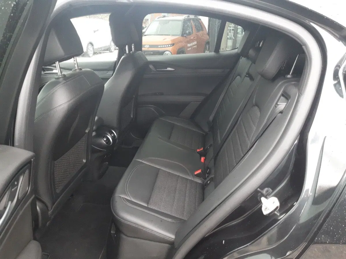 Alfa Romeo Stelvio usata a Ancona (17)