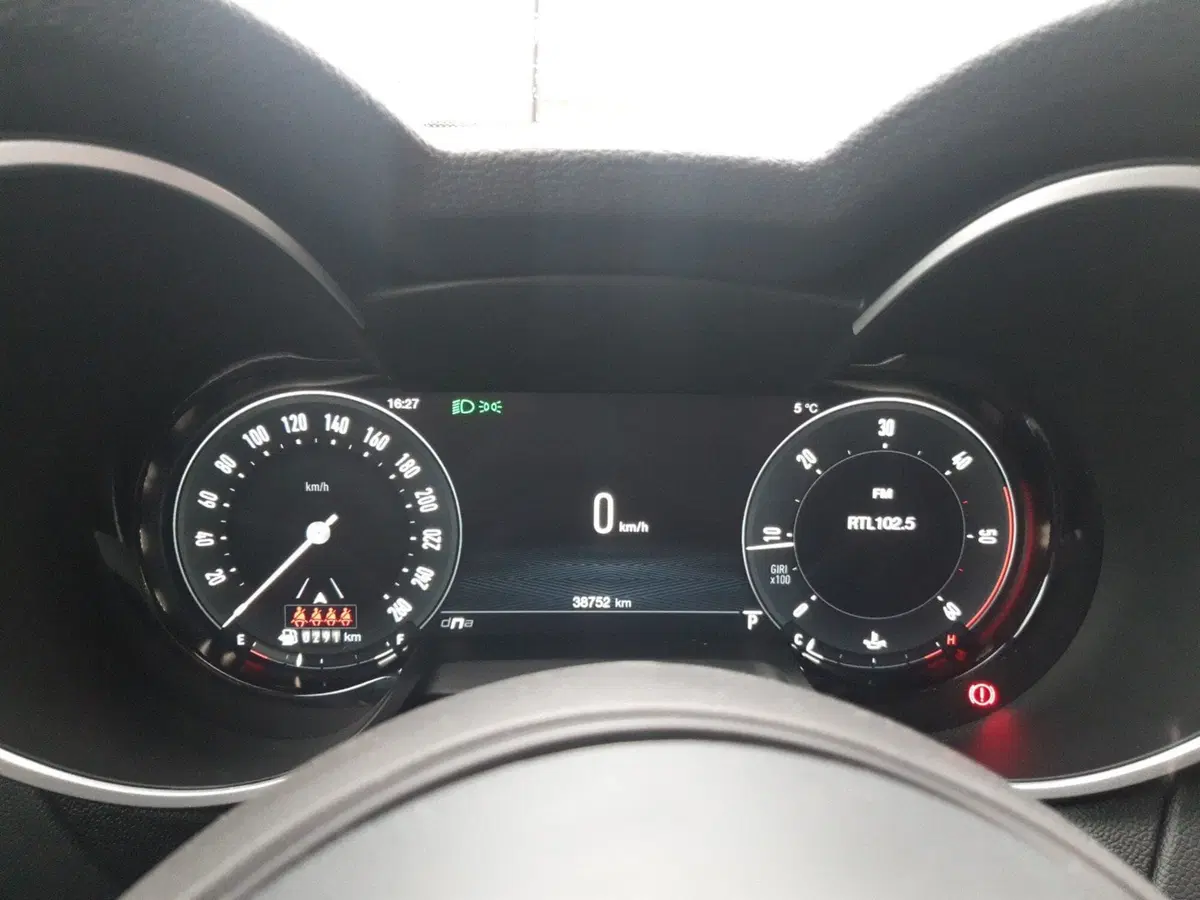 Alfa Romeo Stelvio usata a Ancona (20)