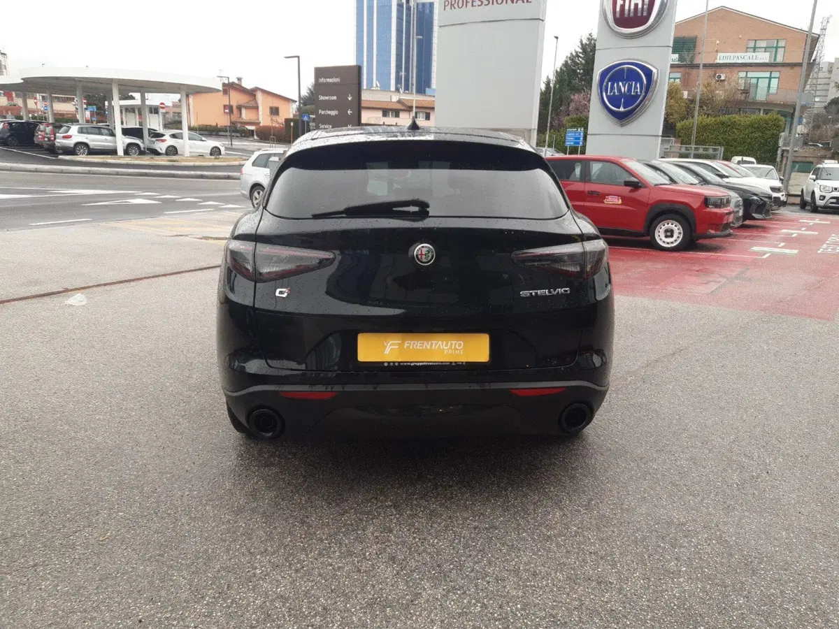 Alfa Romeo Stelvio usata a Ancona (4)