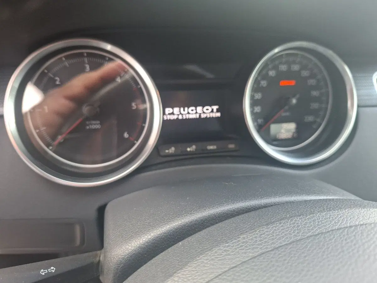 Peugeot 508 SW usata a Ancona (15)