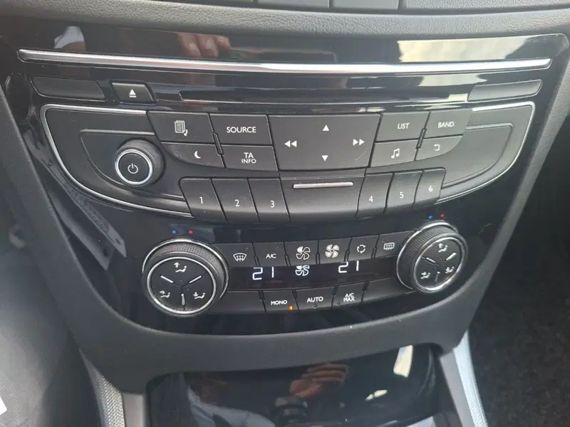 Peugeot 508 SW usata a Ancona (18)