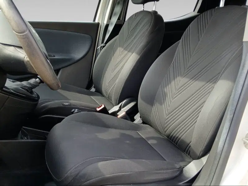 Lancia Ypsilon usata a Siena (10)