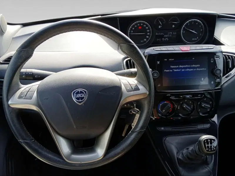 Lancia Ypsilon usata a Siena (8)