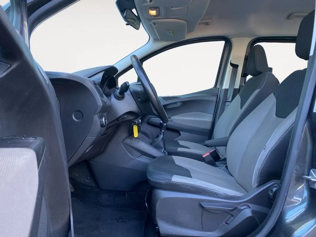 Ford Tourneo Connect usata a Bologna (8)