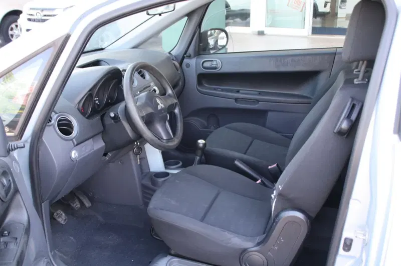 Mitsubishi Colt usata a Pordenone (9)