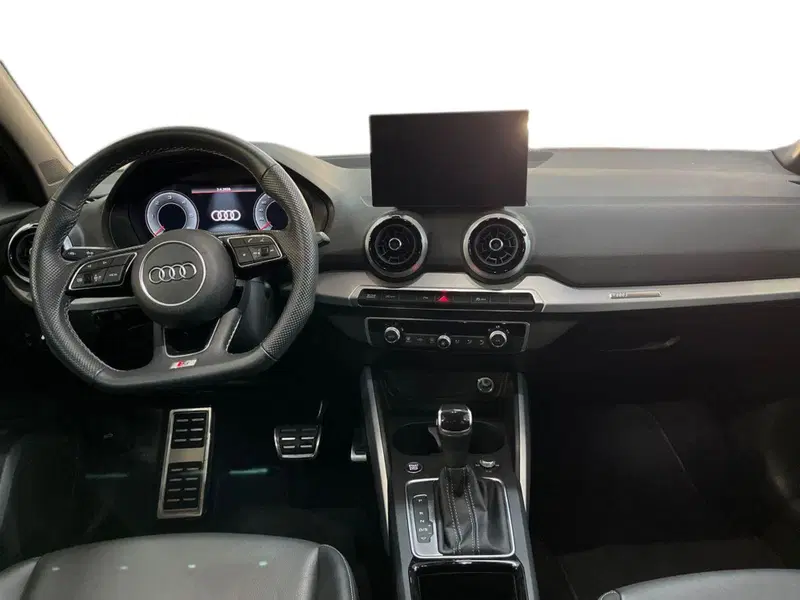Audi Q2 usata a Bari (8)