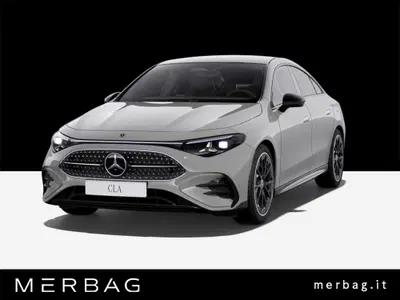 Mercedes-Benz CLA 200 Premium auto nuova a Milano