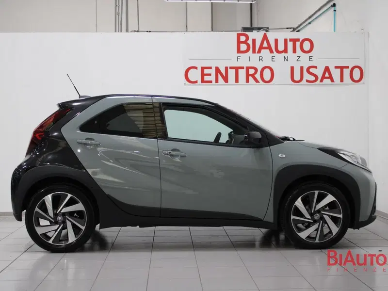 Toyota Aygo X usata a Firenze (17)