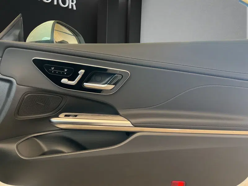 Mercedes-Benz CLE Cabrio usata a Cosenza (17)