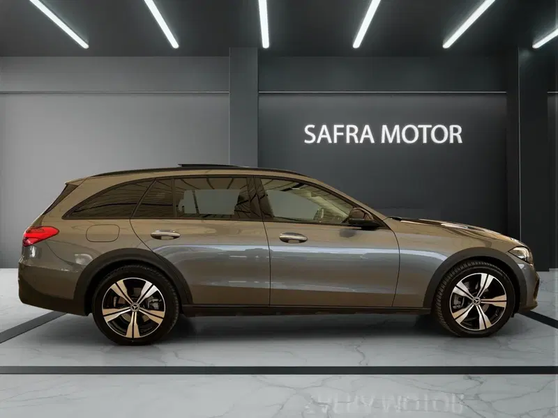 Mercedes-Benz Classe C Station Wagon usata a Cosenza (7)