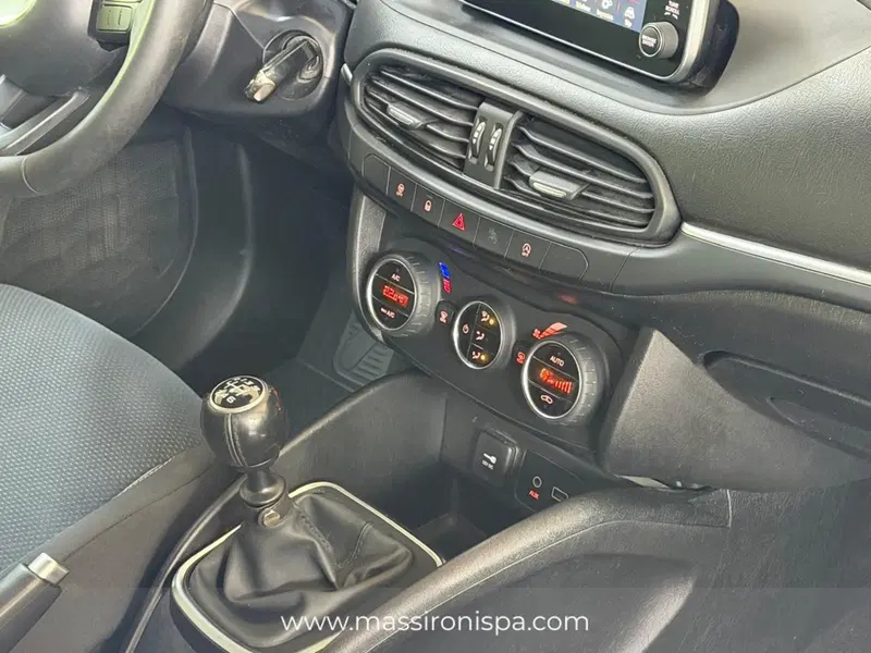 Fiat Tipo Station Wagon usata a Milano (13)