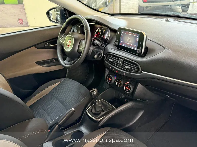 Fiat Tipo Station Wagon usata a Milano (8)