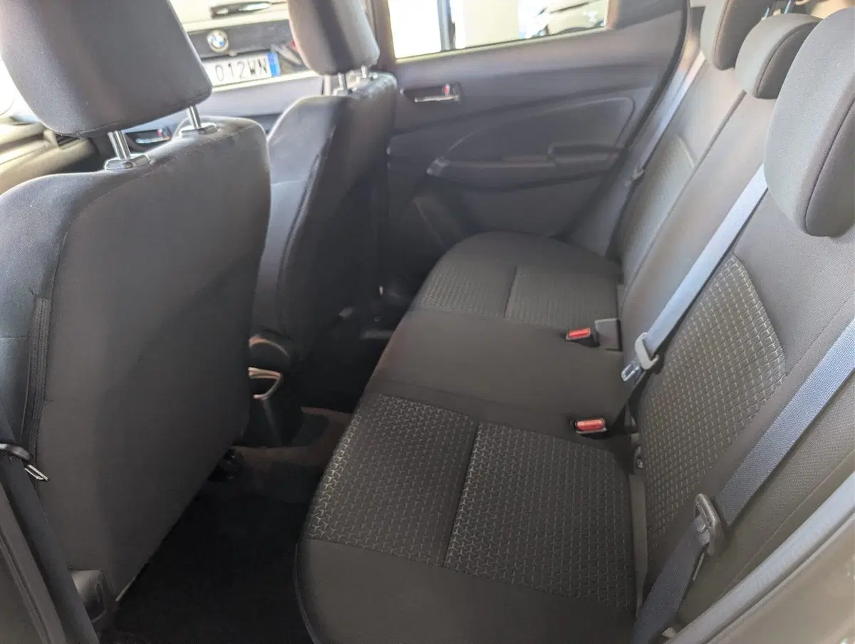 Suzuki Swift usata a Pavia (14)