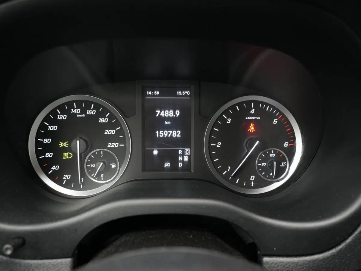 Mercedes-Benz Vito usata a Milano (10)