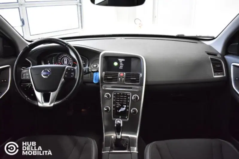 Volvo XC60 usata a Perugia (10)