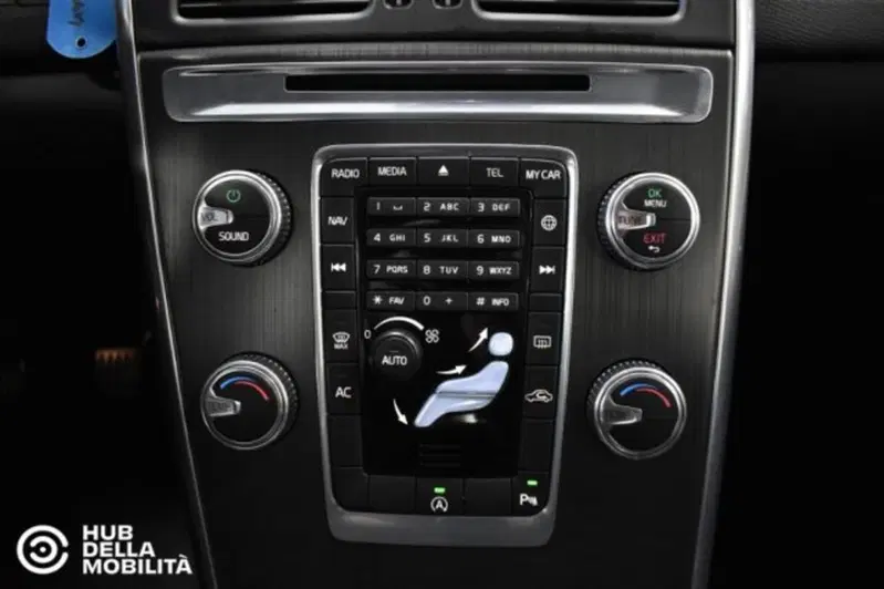 Volvo XC60 usata a Perugia (13)