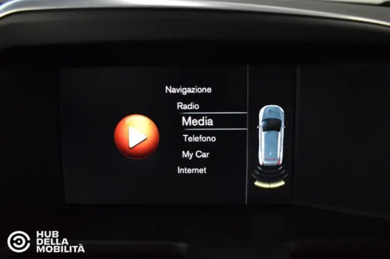 Volvo XC60 usata a Perugia (16)