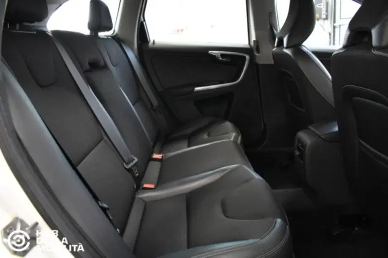 Volvo XC60 usata a Perugia (18)