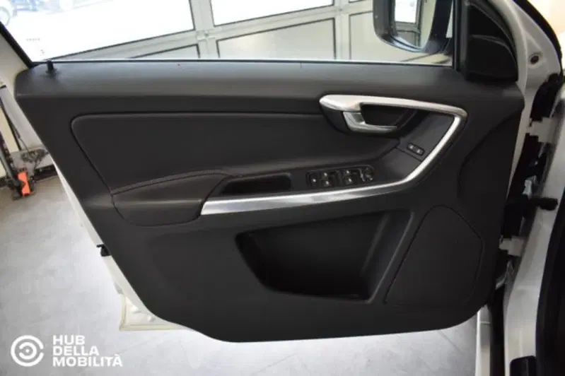 Volvo XC60 usata a Perugia (7)