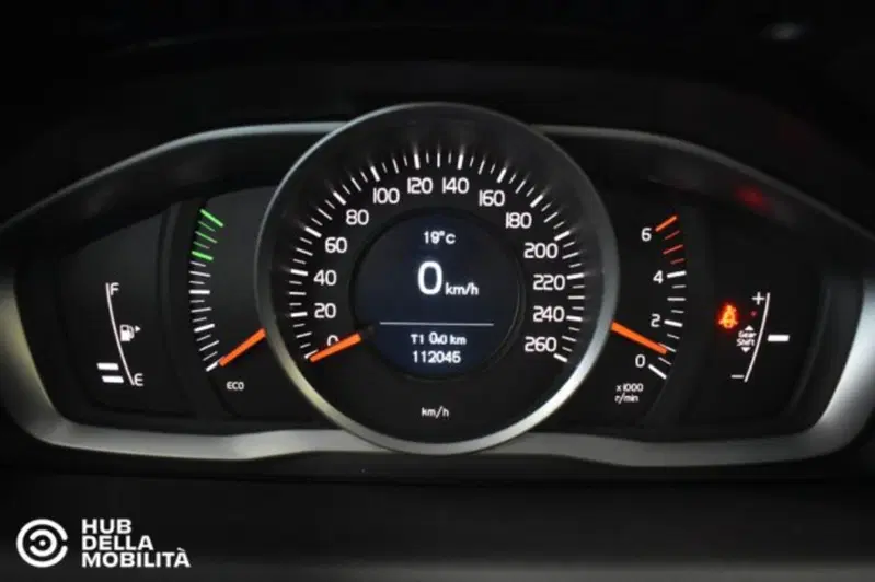 Volvo XC60 usata a Perugia (8)