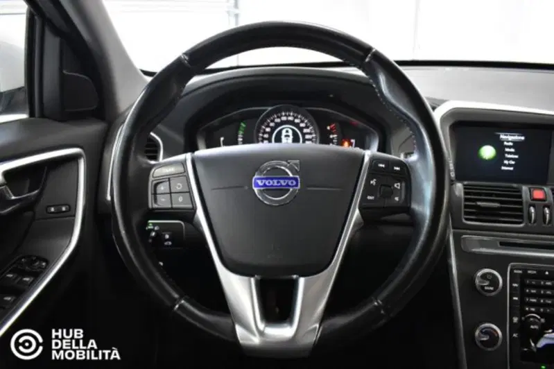 Volvo XC60 usata a Perugia (9)