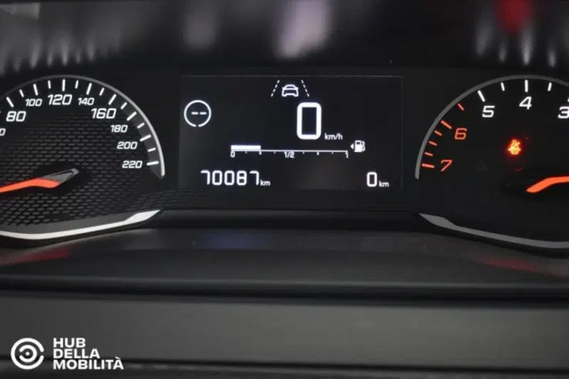 Peugeot 208 usata a Perugia (8)