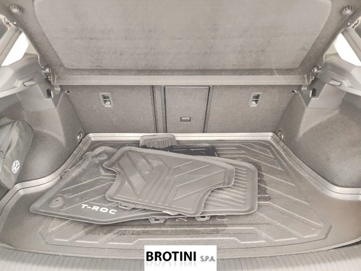 Volkswagen T-Roc usata a Massa-Carrara (15)