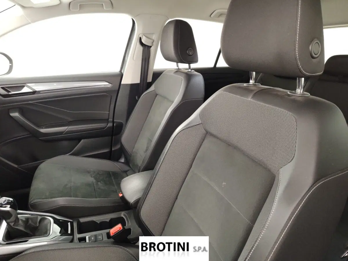 Volkswagen T-Roc usata a Massa-Carrara (9)