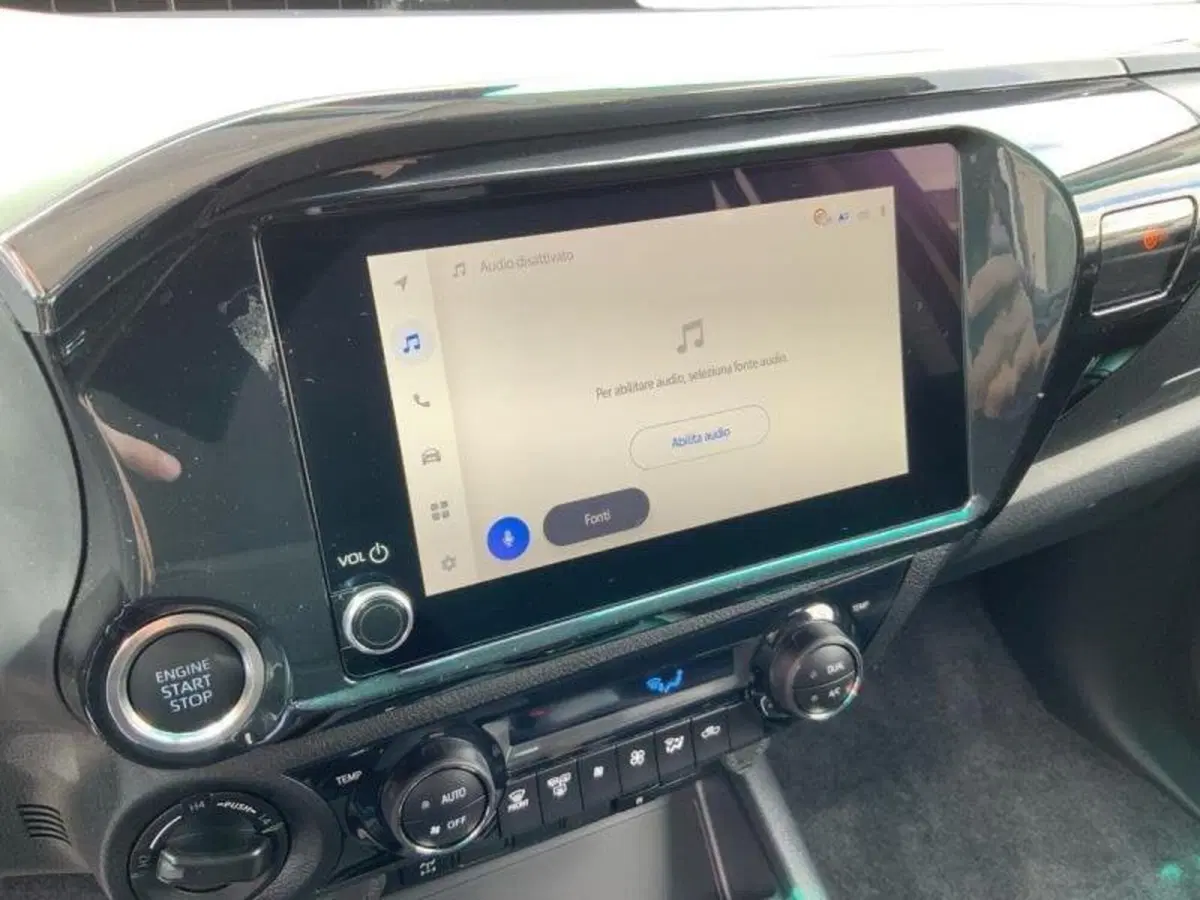 Toyota Hilux nuova a Perugia (11)