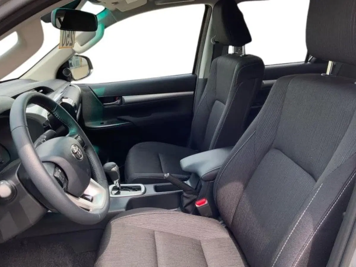Toyota Hilux nuova a Perugia (13)