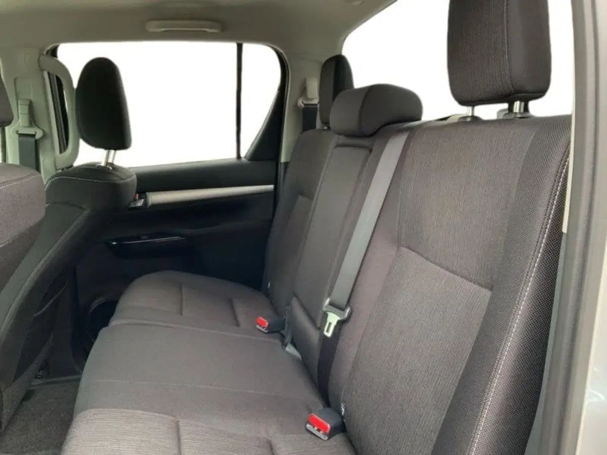 Toyota Hilux nuova a Perugia (12)