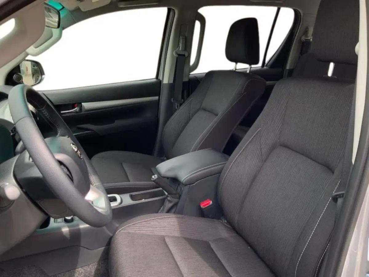 Toyota Hilux nuova a Perugia (15)