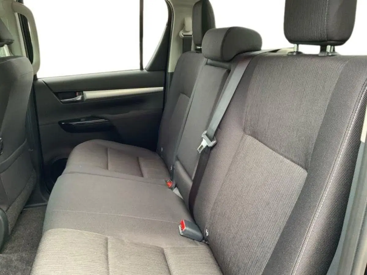Toyota Hilux nuova a Perugia (10)