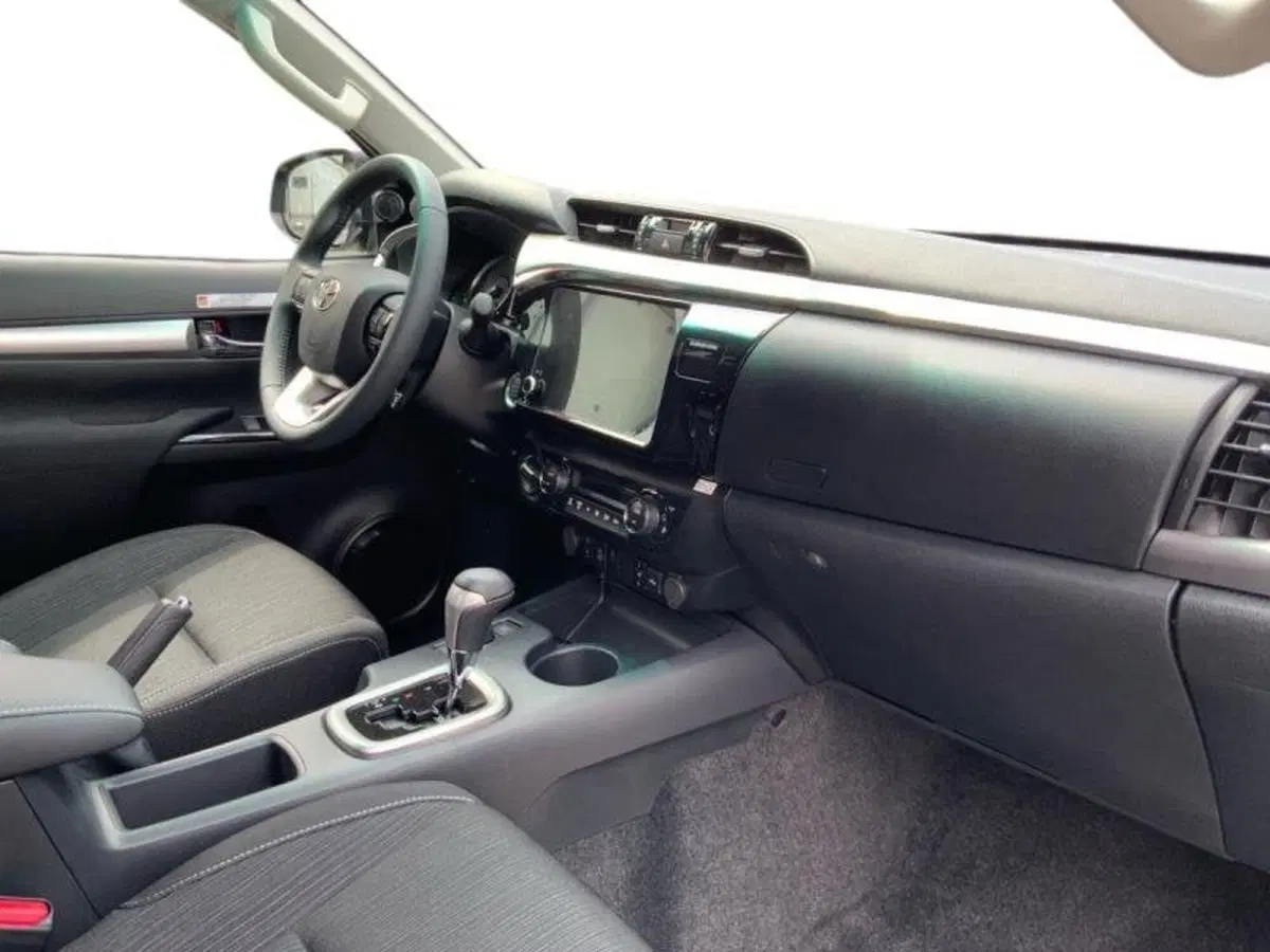Toyota Hilux nuova a Perugia (14)