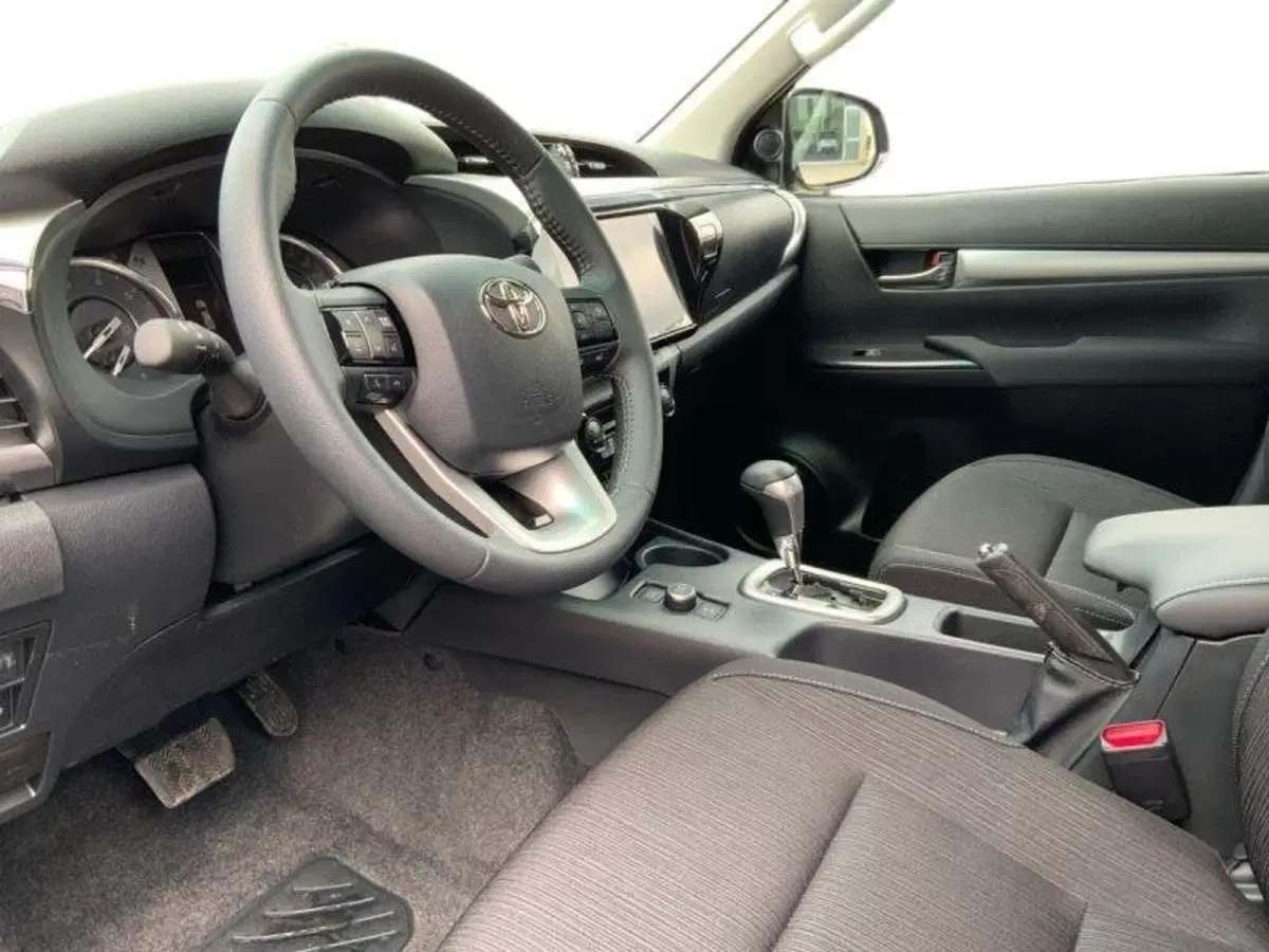 Toyota Hilux nuova a Perugia (6)