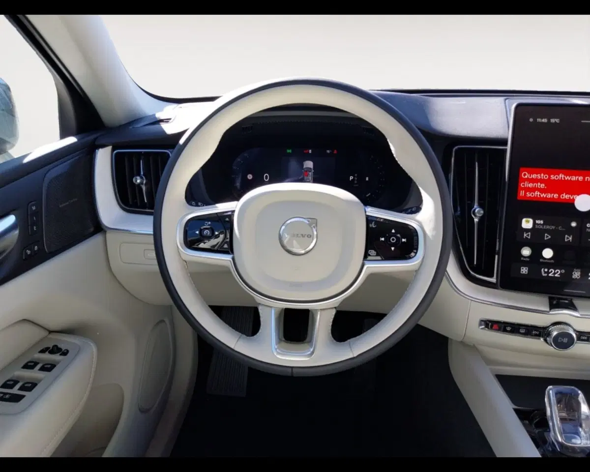 Volvo XC60 nuova a Ravenna (12)