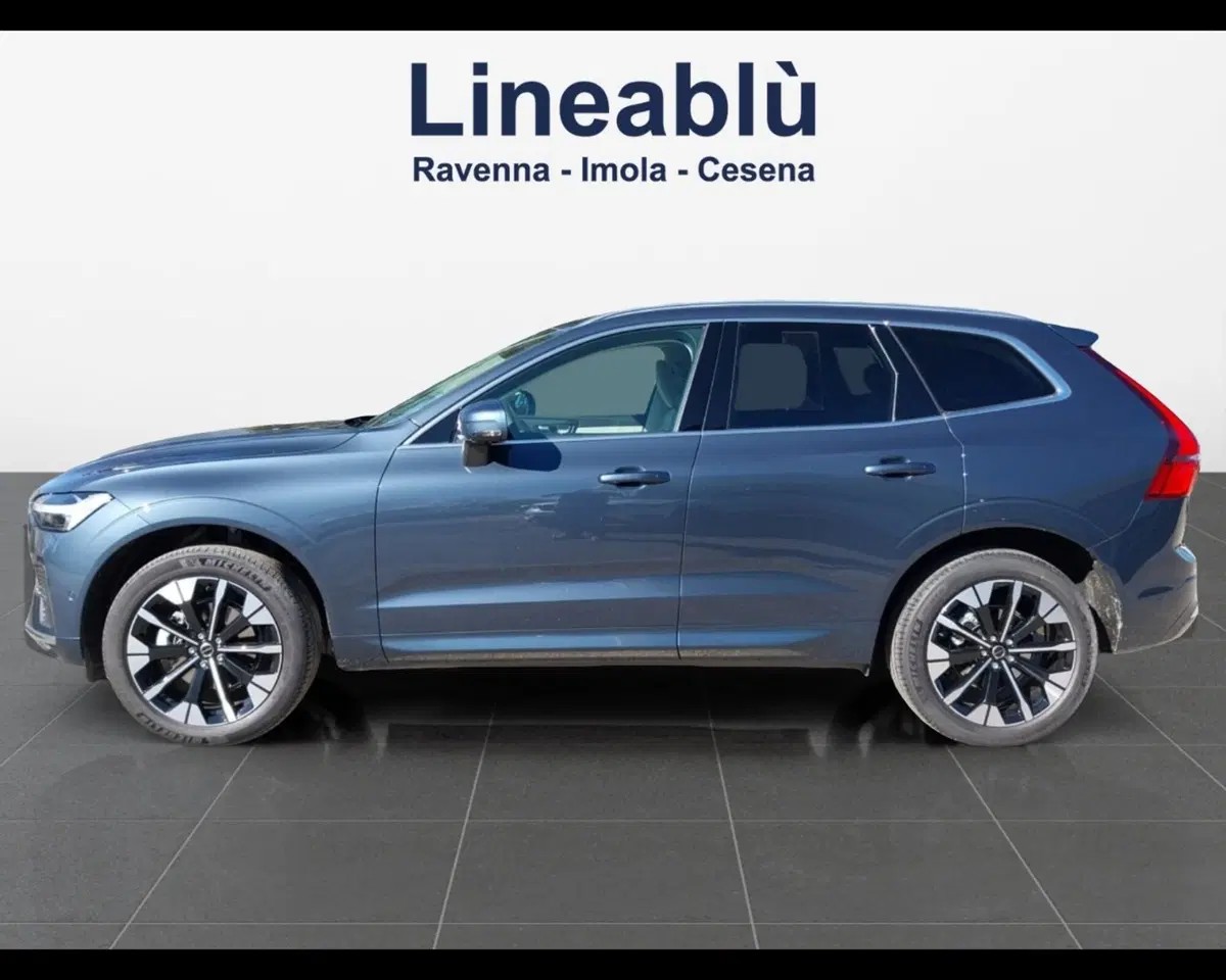 Volvo XC60 nuova a Ravenna (2)